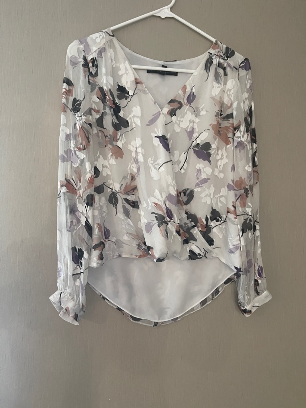 White House black market floral sheer lined top sz 4